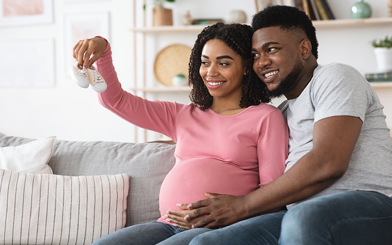 pregnant african american couple